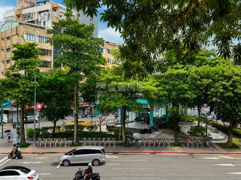 【忠孝名人】綠意滿窗房屋室內格局與周邊環境