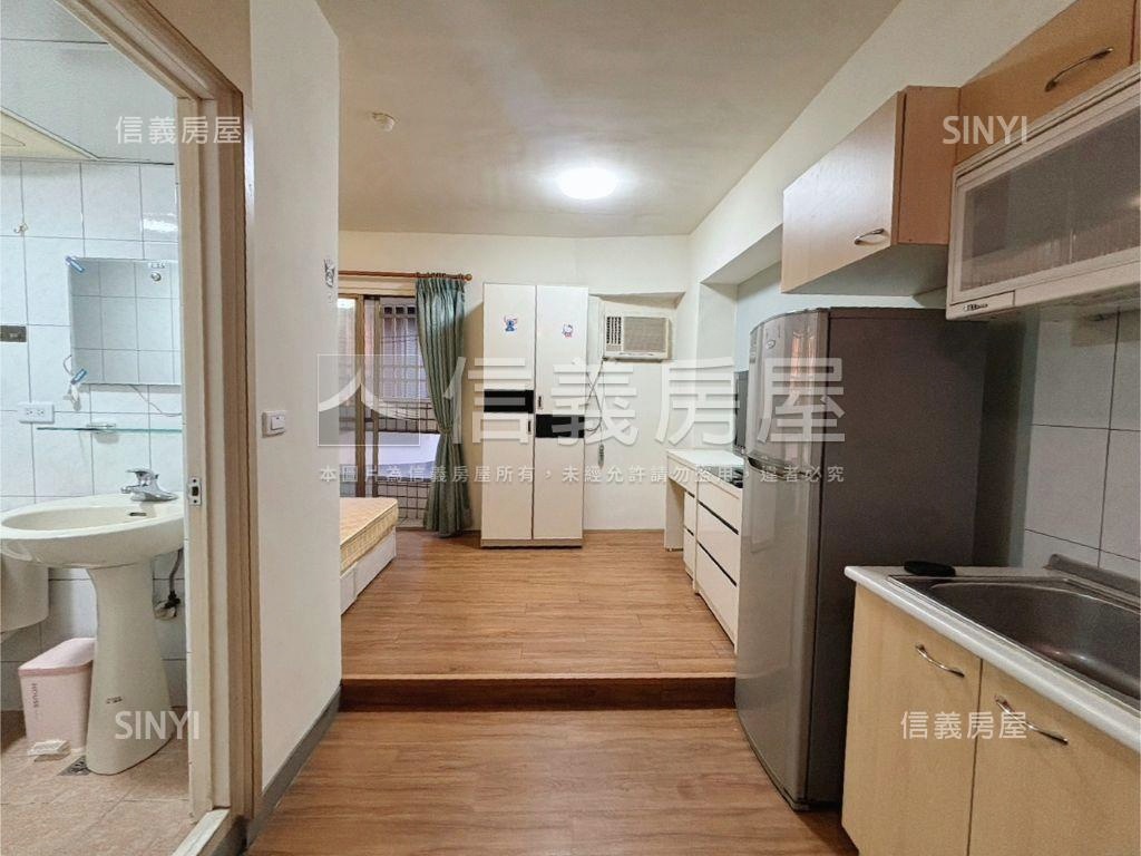 中國醫დ一中陽台大套房房屋室內格局與周邊環境