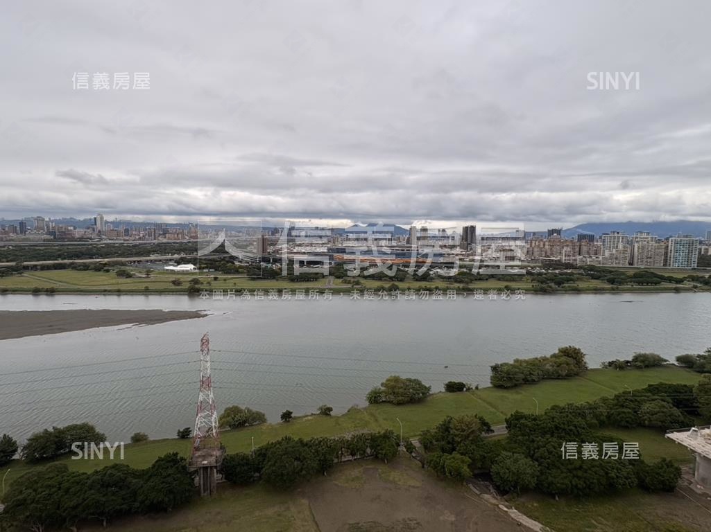 台北菠爾正面河景平面車位房屋室內格局與周邊環境