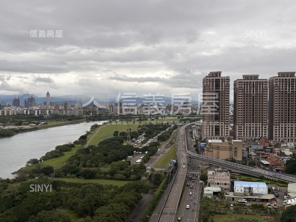 台北菠爾正面河景平面車位房屋室內格局與周邊環境
