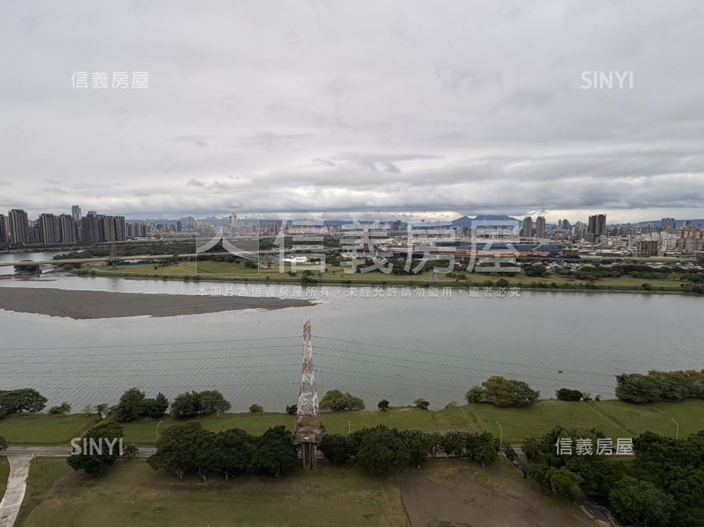 台北菠爾正面河景坡平車位房屋室內格局與周邊環境