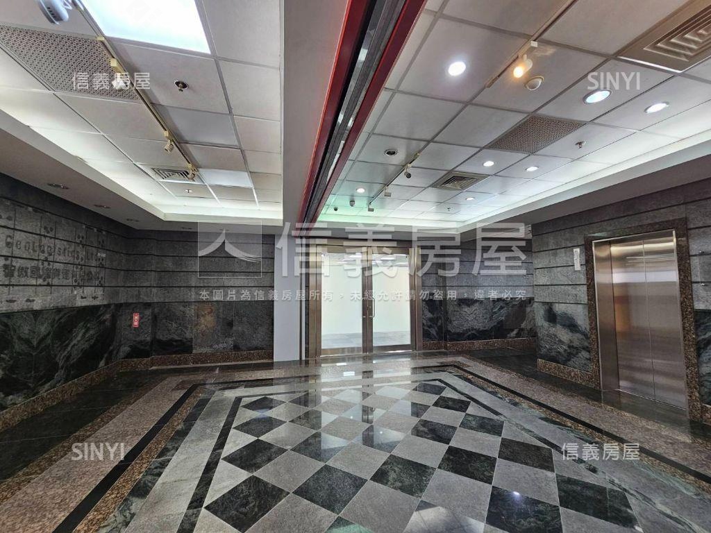 凱旋鋼骨１７６坪三面採光房屋室內格局與周邊環境