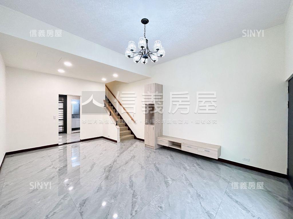 國泰雙面採光邊間墅房屋室內格局與周邊環境