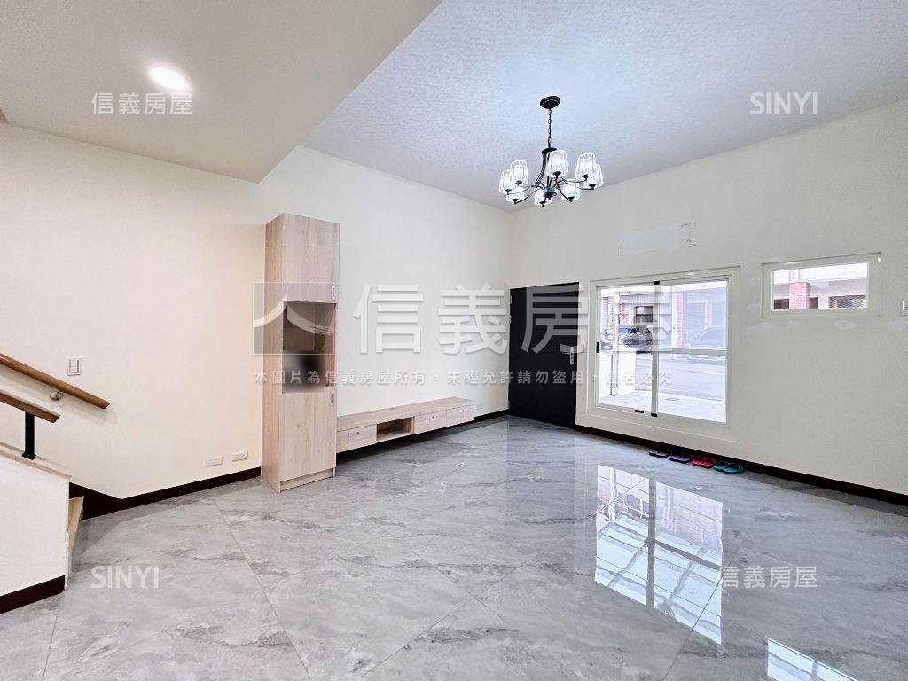 國泰雙面採光邊間墅房屋室內格局與周邊環境