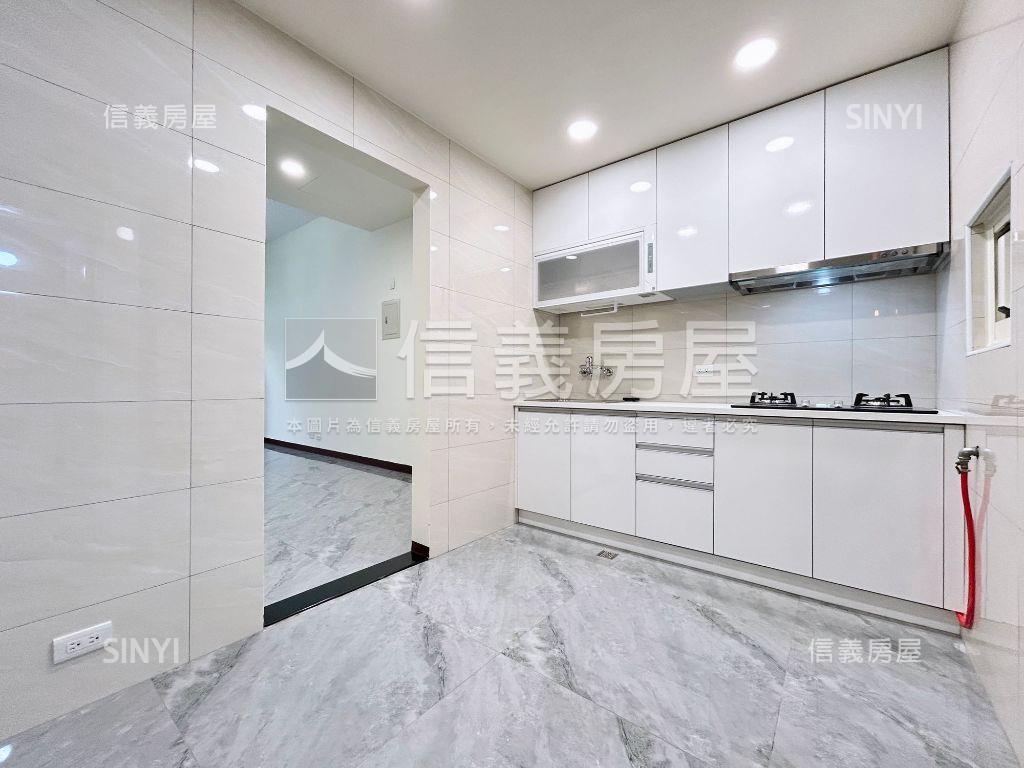 國泰雙面採光邊間墅房屋室內格局與周邊環境