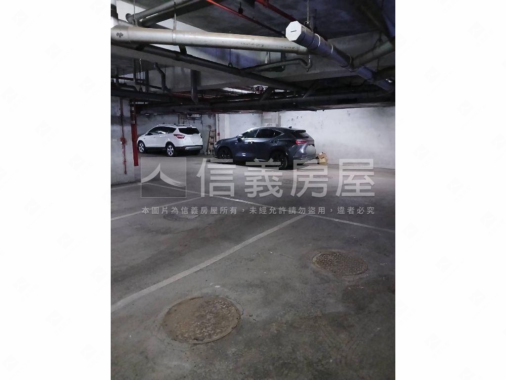 信義區車位稀有釋出房屋室內格局與周邊環境