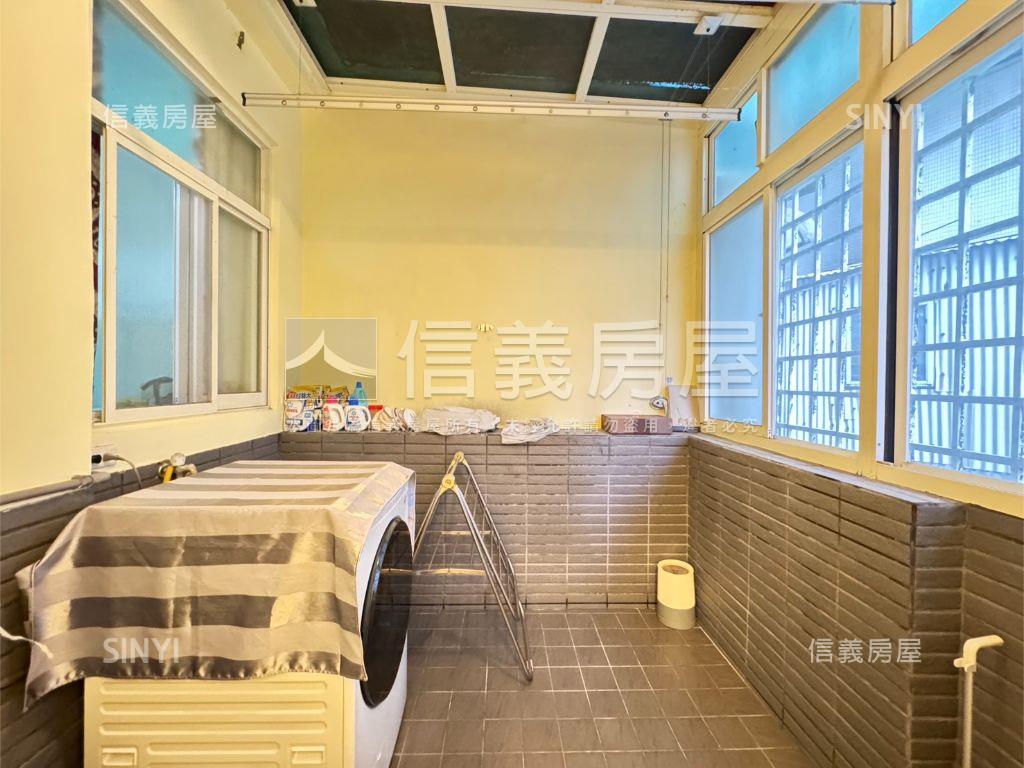 大湖臨公園精美一樓房屋室內格局與周邊環境