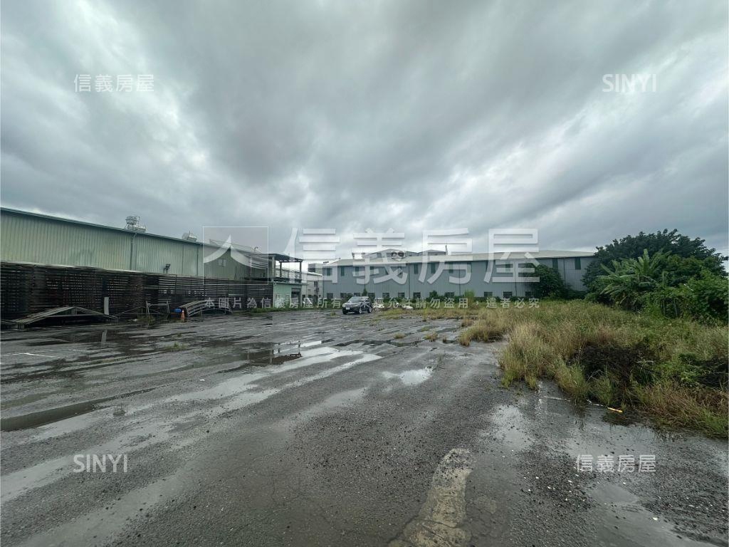大里農地與隔壁廠房一起賣房屋室內格局與周邊環境