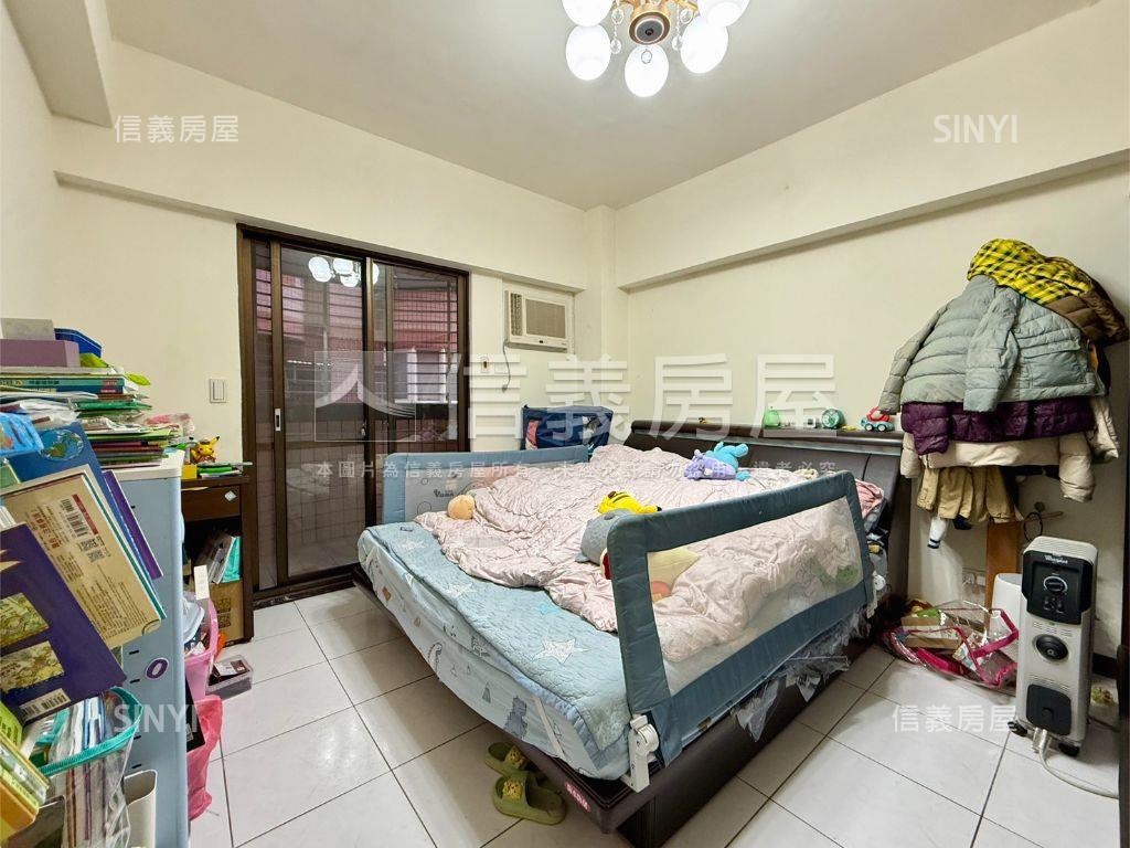 松緣。近四號公園三房車位房屋室內格局與周邊環境