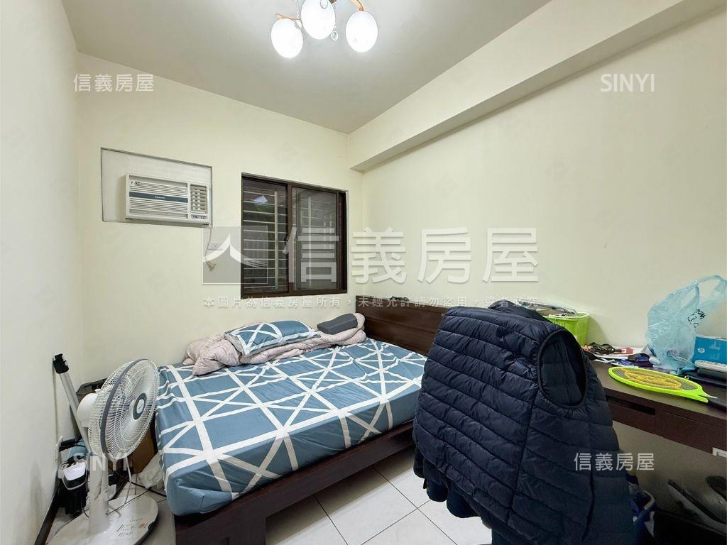 松緣。近四號公園三房車位房屋室內格局與周邊環境