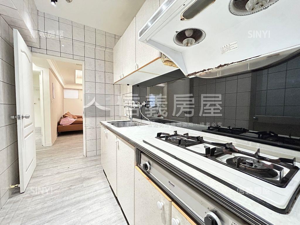 長億陽光三房機上車位讚房屋室內格局與周邊環境