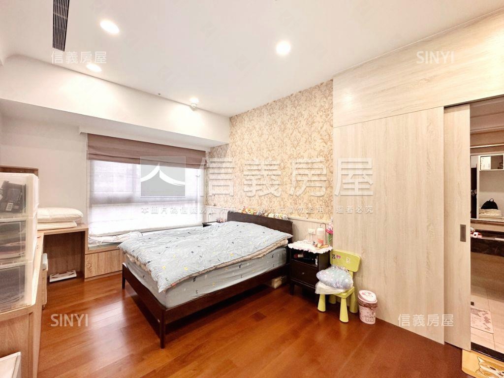 錸儷‧稀有精美露臺戶房屋室內格局與周邊環境