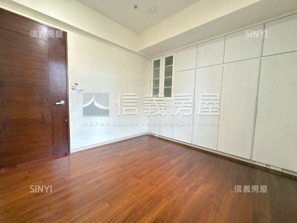 睿海溫馨三房車位房屋室內格局與周邊環境