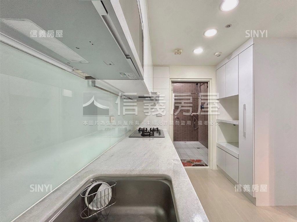 睿海高樓採光三房車位房屋室內格局與周邊環境