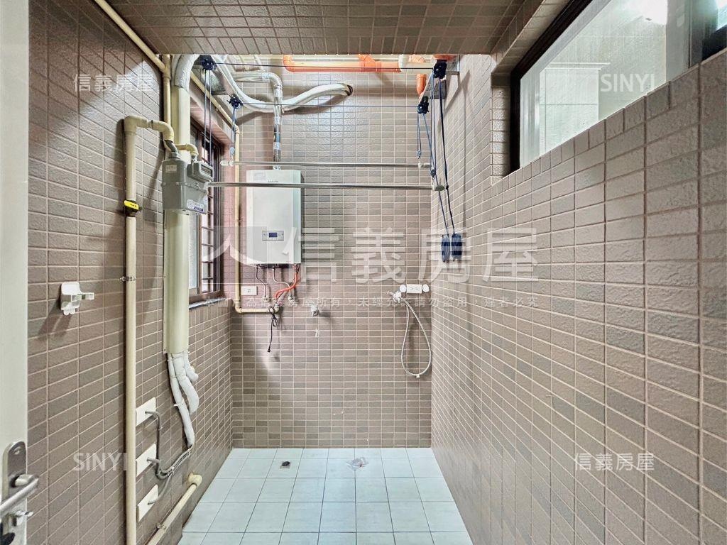 睿海高樓採光三房車位房屋室內格局與周邊環境