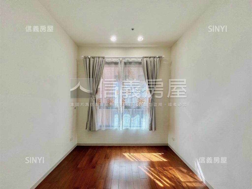 睿海高樓採光三房車位房屋室內格局與周邊環境