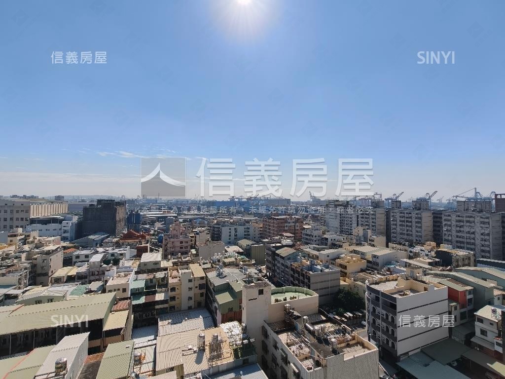 高雄港企業廣場車位辦公室房屋室內格局與周邊環境