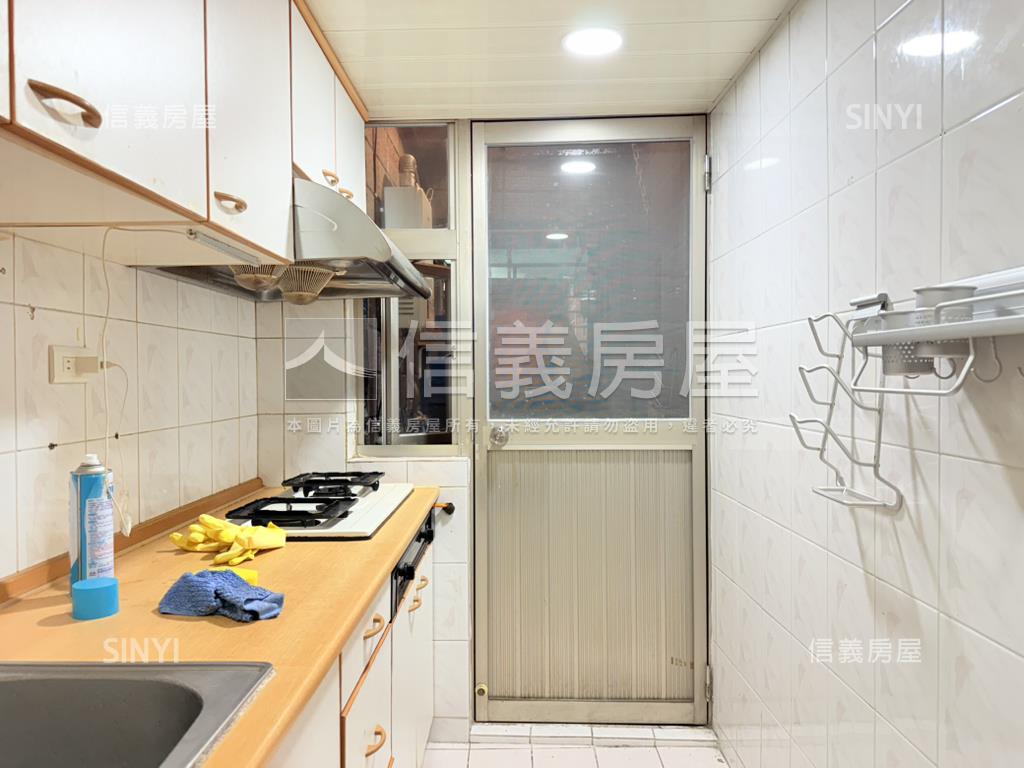 大有冠倫大國３房房屋室內格局與周邊環境