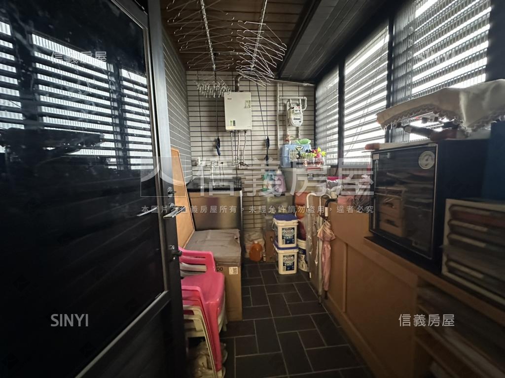 溫馨雅典高樓２房車位房屋室內格局與周邊環境
