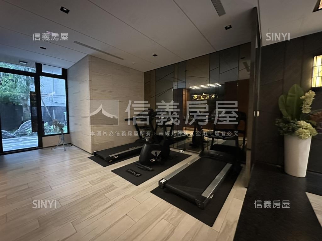 溫馨雅典高樓２房車位房屋室內格局與周邊環境