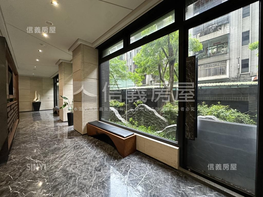 溫馨雅典高樓２房車位房屋室內格局與周邊環境