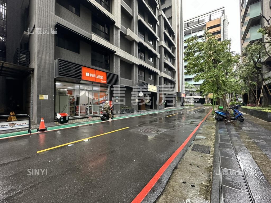 溫馨雅典高樓２房車位房屋室內格局與周邊環境