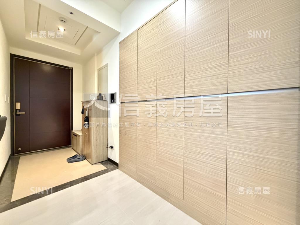 中港層峰百萬裝潢三房平車房屋室內格局與周邊環境