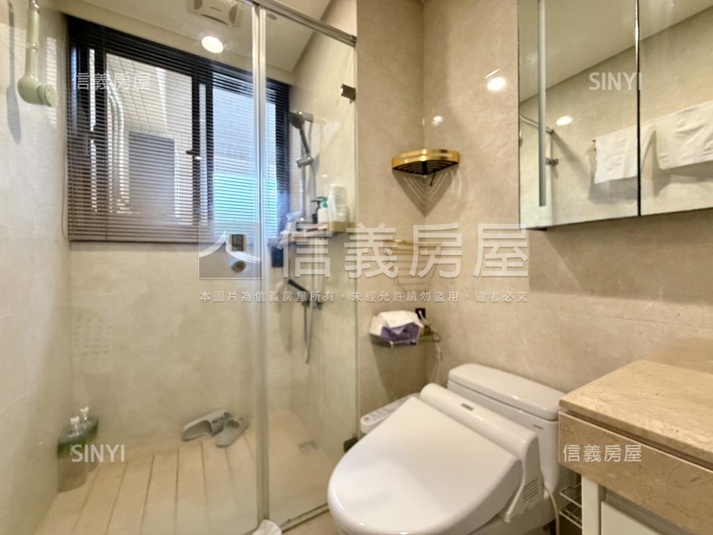 中港層峰百萬裝潢三房平車房屋室內格局與周邊環境