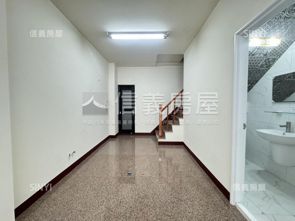 哈瑪星捷運站翻新金透店房屋室內格局與周邊環境