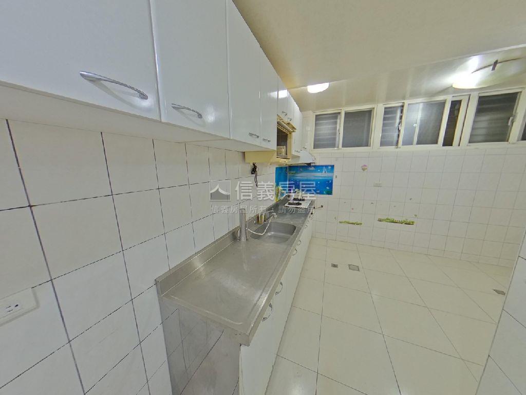 方正３房一樓房屋室內格局與周邊環境