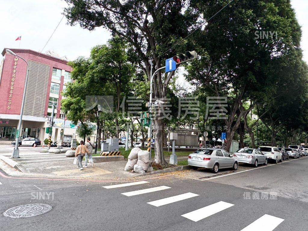 園道旁採光大三房雙車房屋室內格局與周邊環境
