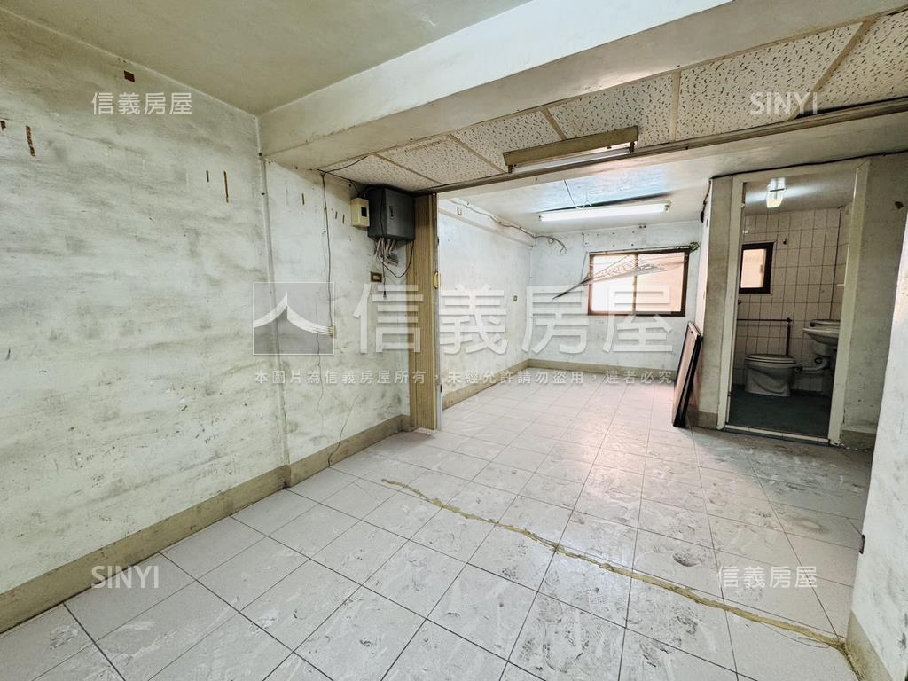 綠園道有天然瓦斯騎樓透天房屋室內格局與周邊環境