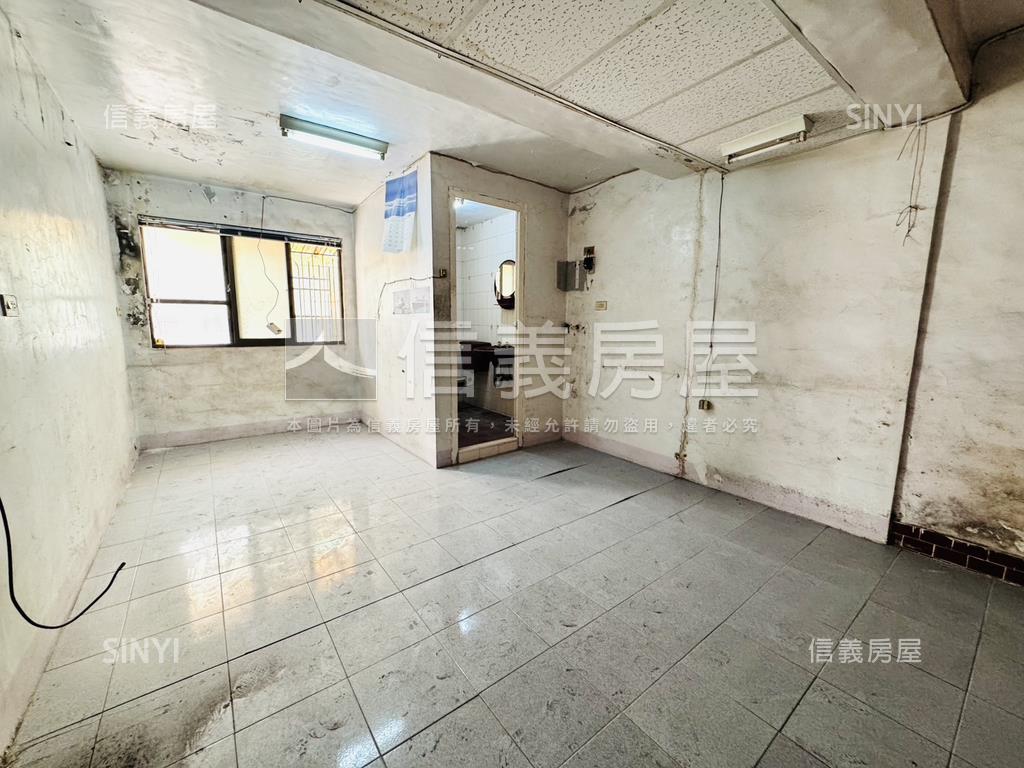 綠園道有天然瓦斯騎樓透天房屋室內格局與周邊環境