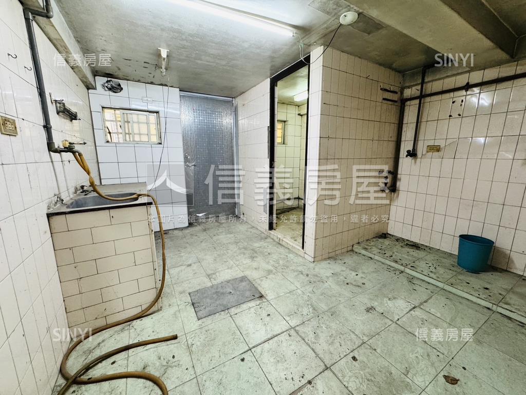 綠園道有天然瓦斯騎樓透天房屋室內格局與周邊環境