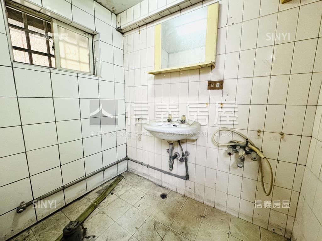 綠園道有天然瓦斯騎樓透天房屋室內格局與周邊環境