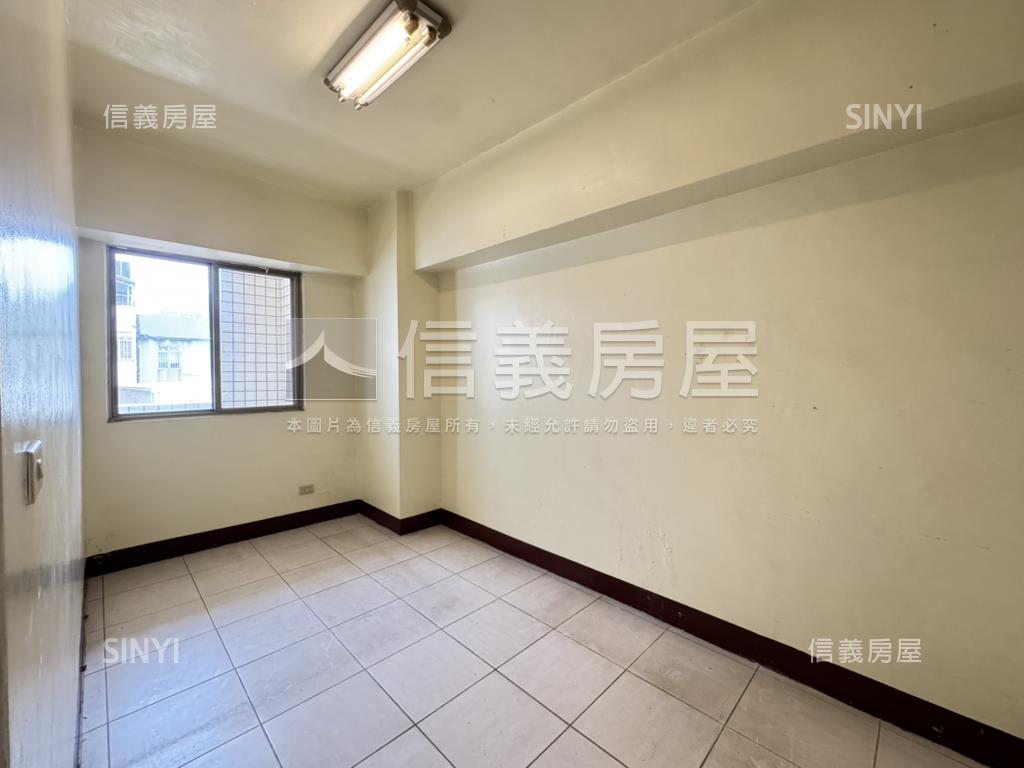 蘭開夏三房房屋室內格局與周邊環境