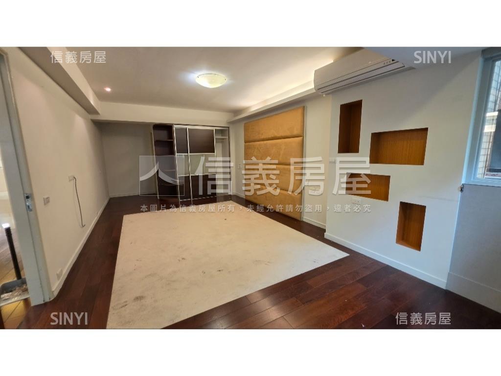 天東華廈坡平車位房屋室內格局與周邊環境