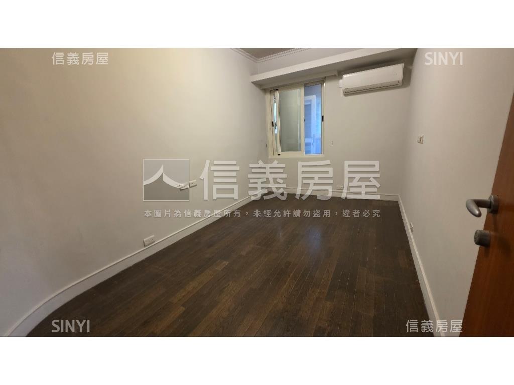 天東華廈坡平車位房屋室內格局與周邊環境