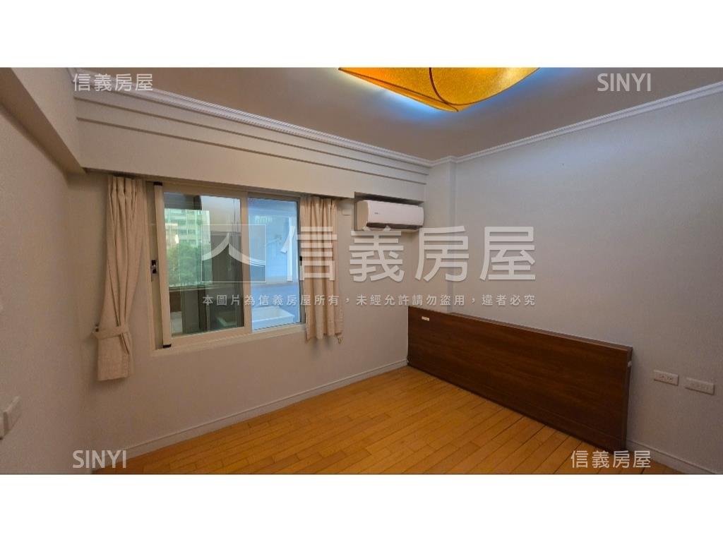 天東華廈坡平車位房屋室內格局與周邊環境