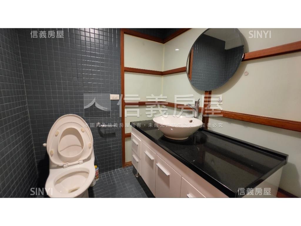 天東華廈坡平車位房屋室內格局與周邊環境