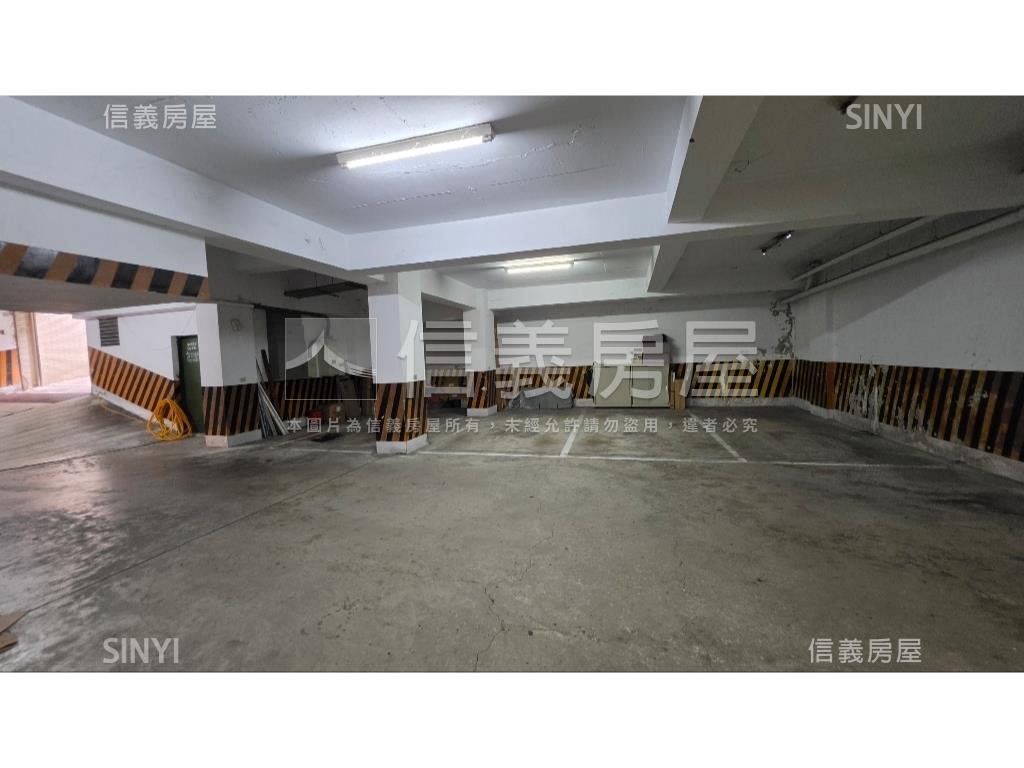 天東華廈坡平車位房屋室內格局與周邊環境