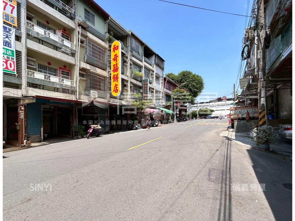 近鳳山車站正街透天房屋室內格局與周邊環境