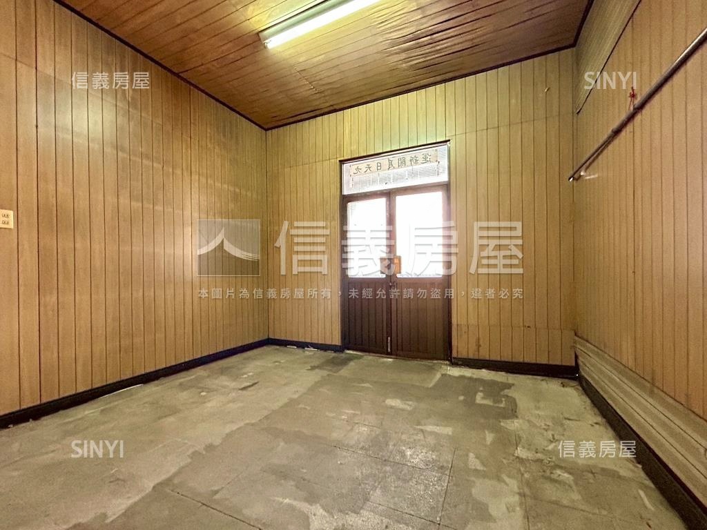 近鳳山車站正街透天房屋室內格局與周邊環境