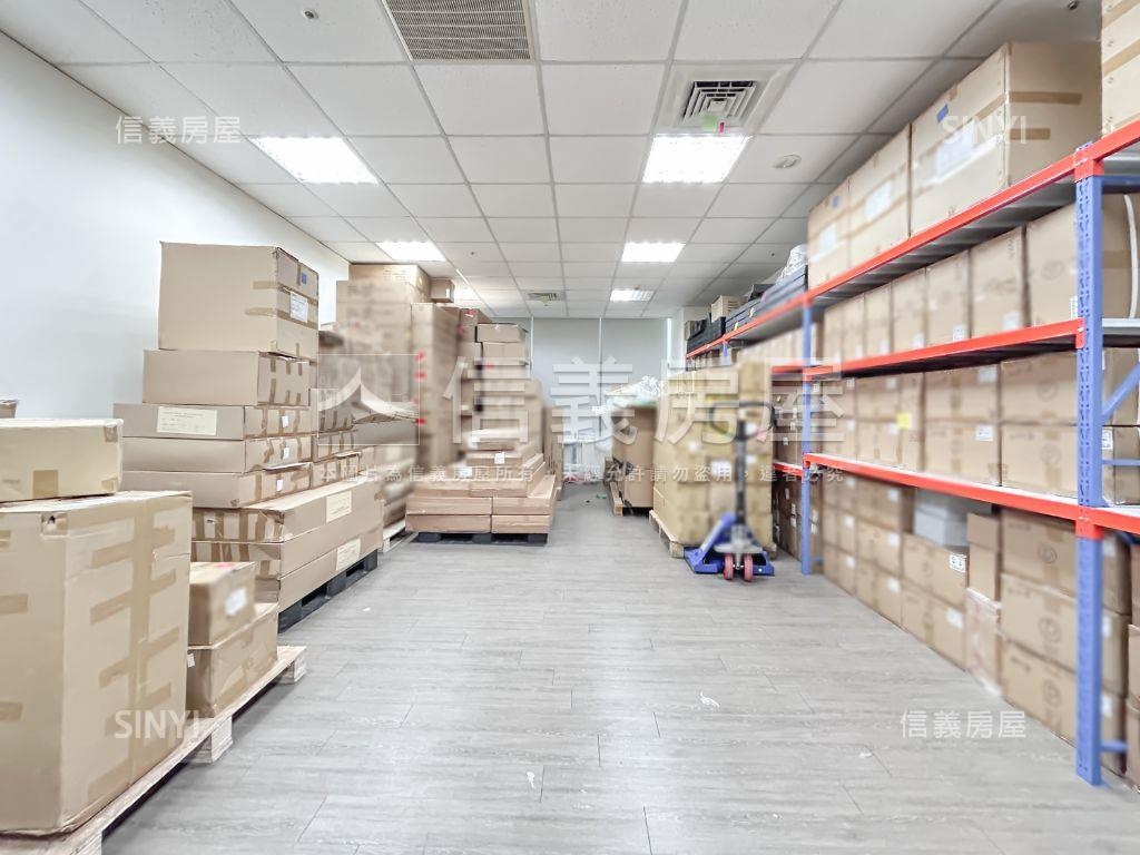 高樓美景辦公室附雙車位房屋室內格局與周邊環境