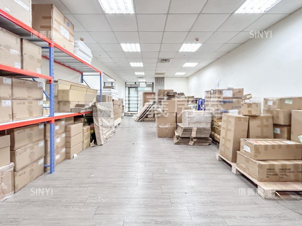 高樓美景辦公室附雙車位房屋室內格局與周邊環境