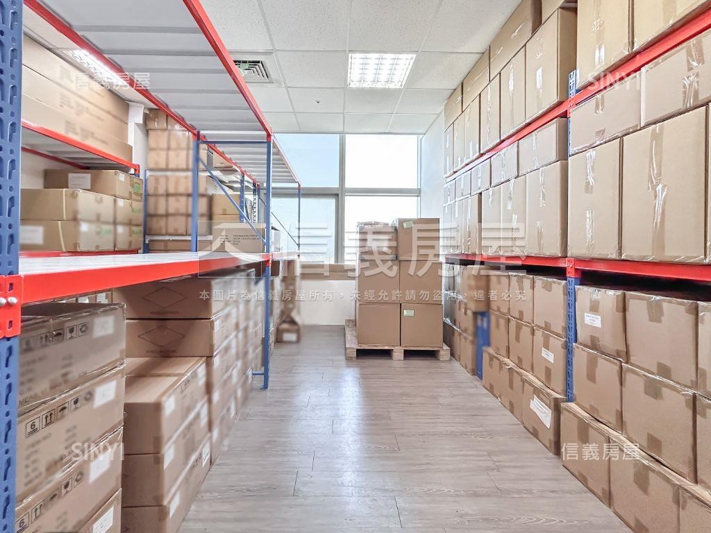 高樓美景辦公室附雙車位房屋室內格局與周邊環境