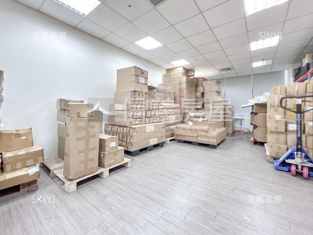 高樓美景辦公室附雙車位房屋室內格局與周邊環境