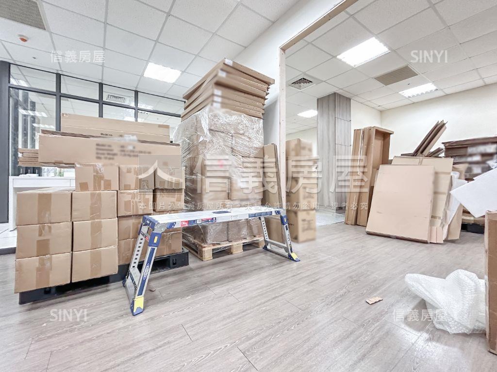 高樓美景辦公室附雙車位房屋室內格局與周邊環境