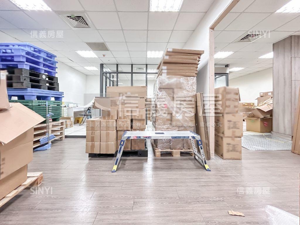 高樓美景辦公室附雙車位房屋室內格局與周邊環境