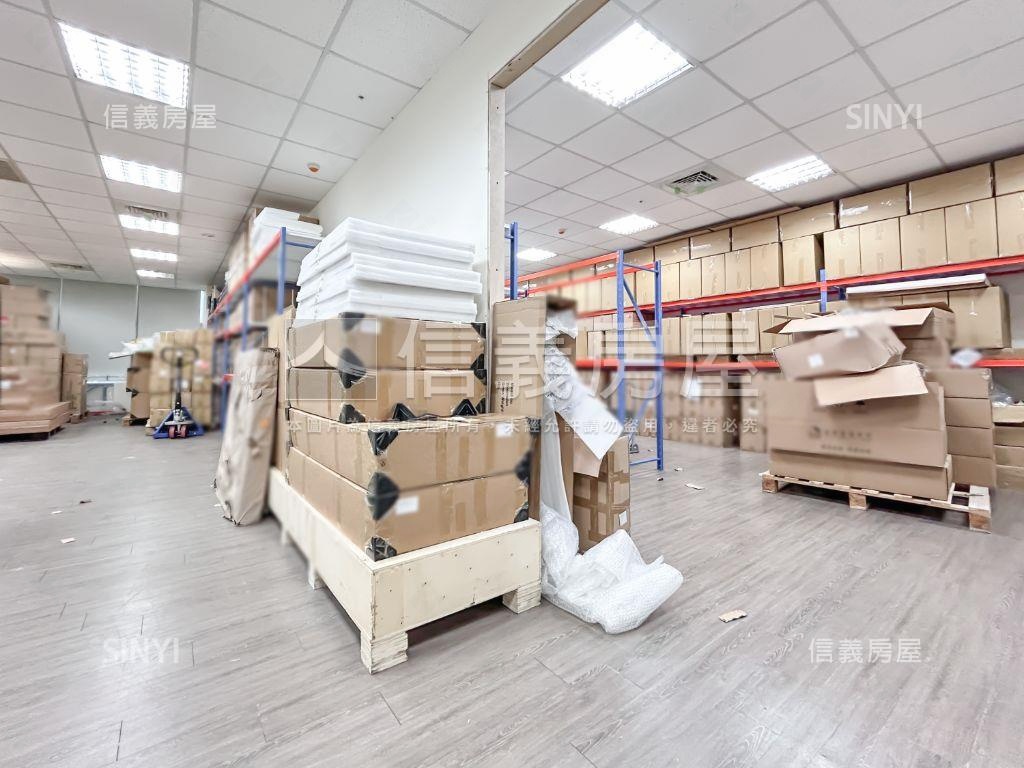 高樓美景辦公室附雙車位房屋室內格局與周邊環境